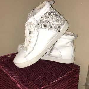 Women’s leather embellished Steve madden sneaker